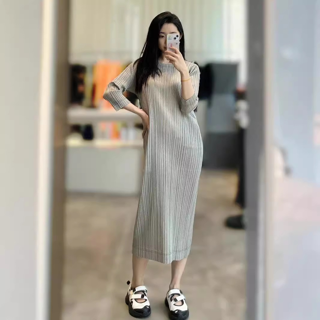 三宅褶皱女装新款女牛仔印花长袖连衣裙纯色现货源头工厂多色可选详情图